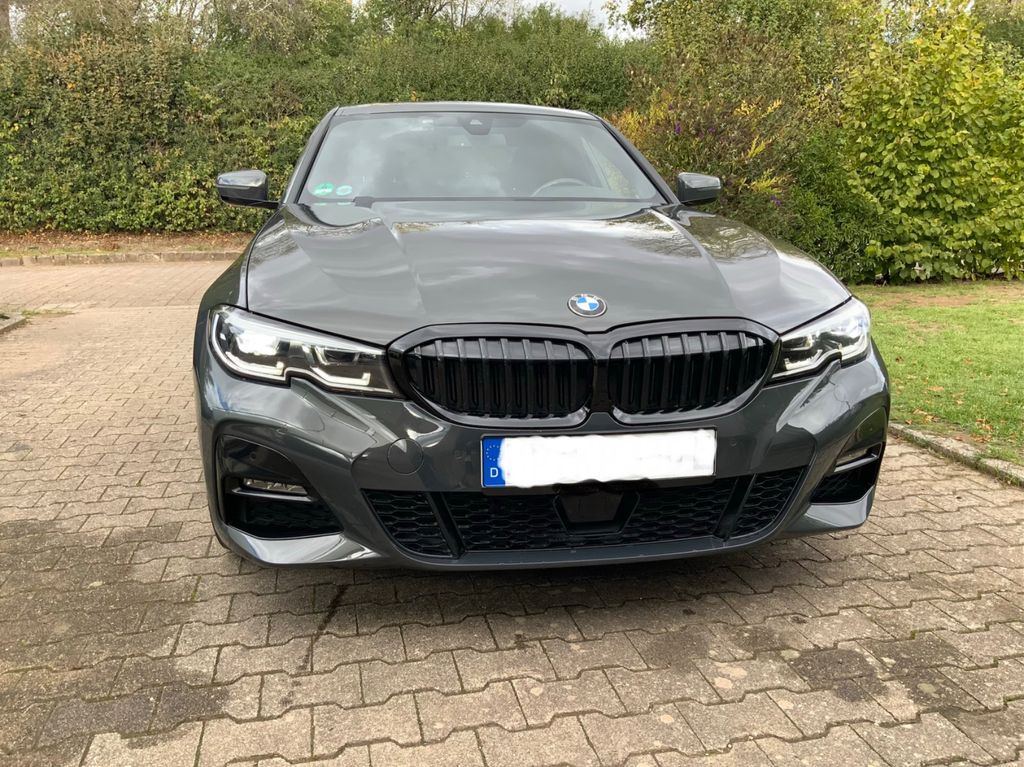 Image of BMW 330