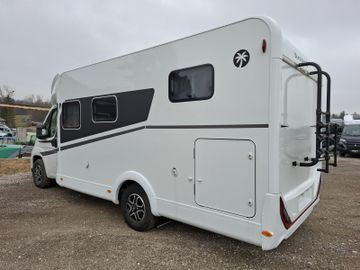 Sunlight Adventure T 67S TV-Paket Combi 6E AWT isoliert