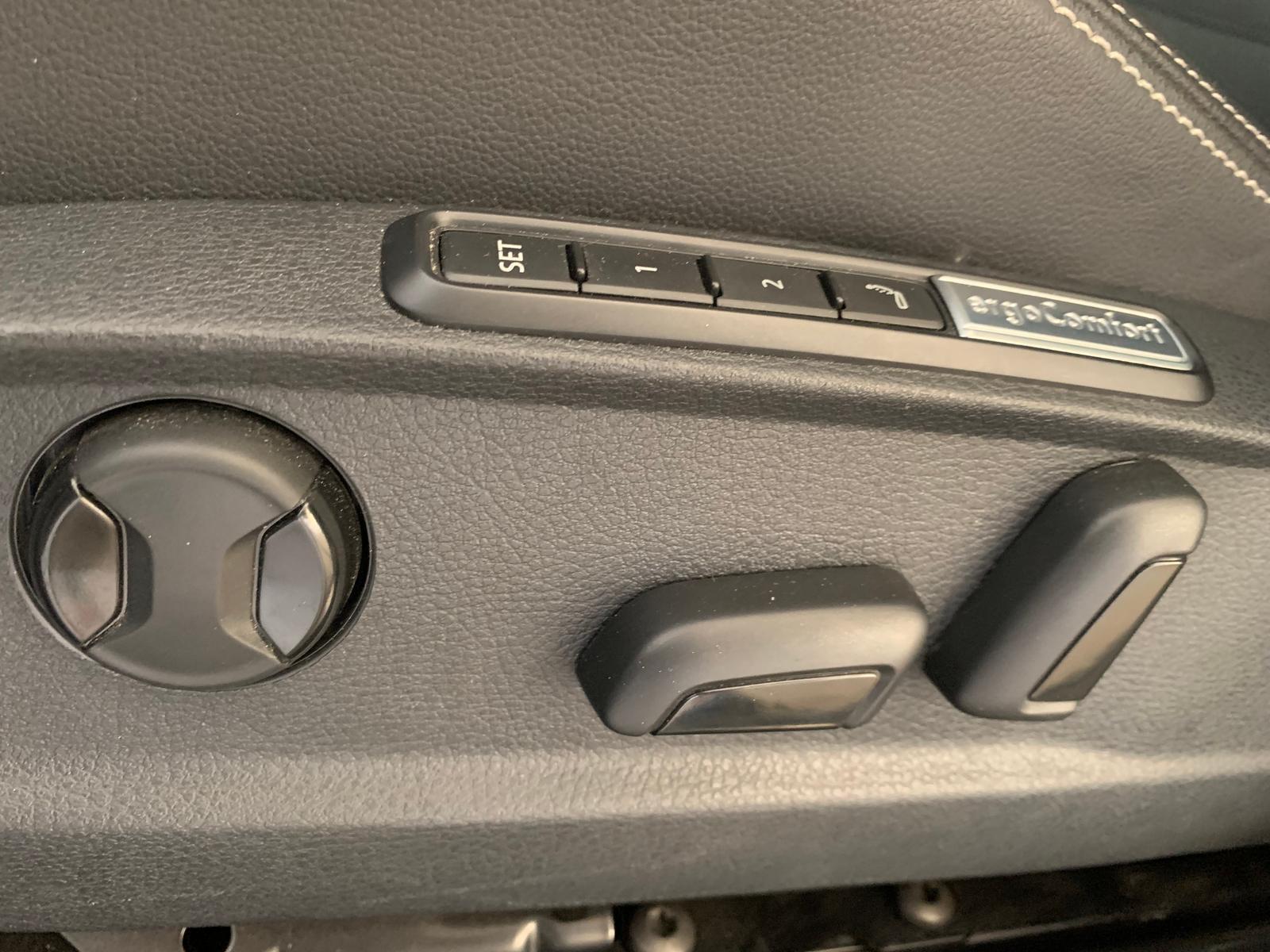 Volkswagen Passat Elegance DigTacho ACC Pano Memory, миниатюра 11