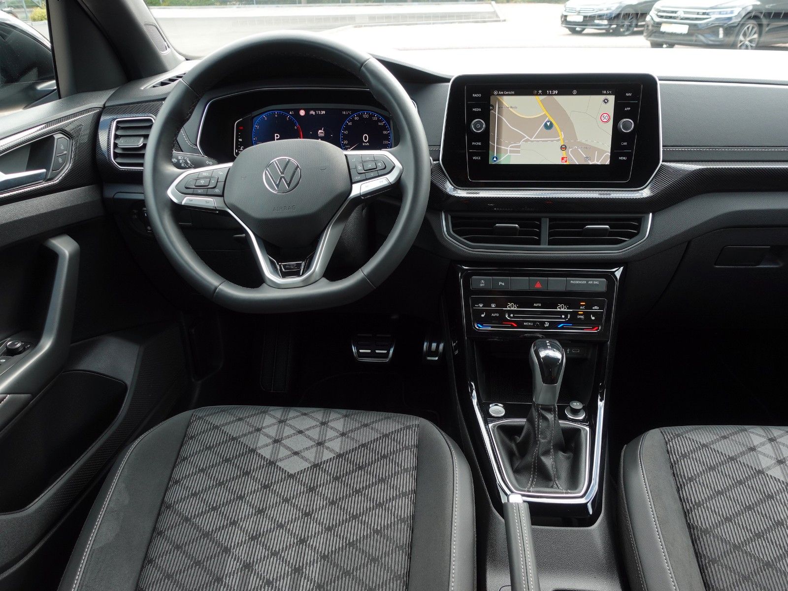 Fahrzeugabbildung Volkswagen T-Cross 1.5 TSI OPF DSG R-Line I.Hd/AHK/Matrix/.