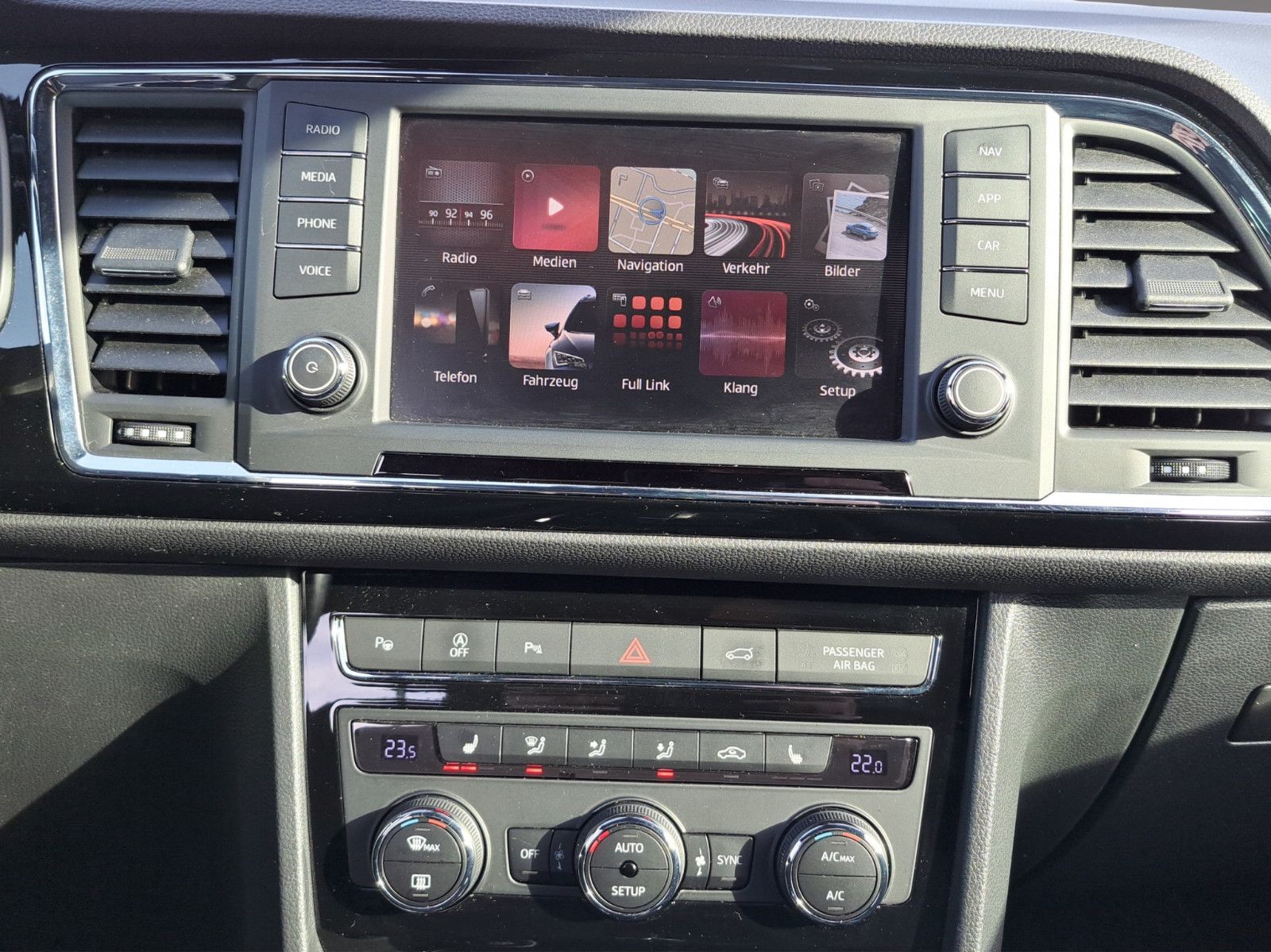 Ateca Xcellence 4Drive 2.0 TDI DSG AHK Panodach