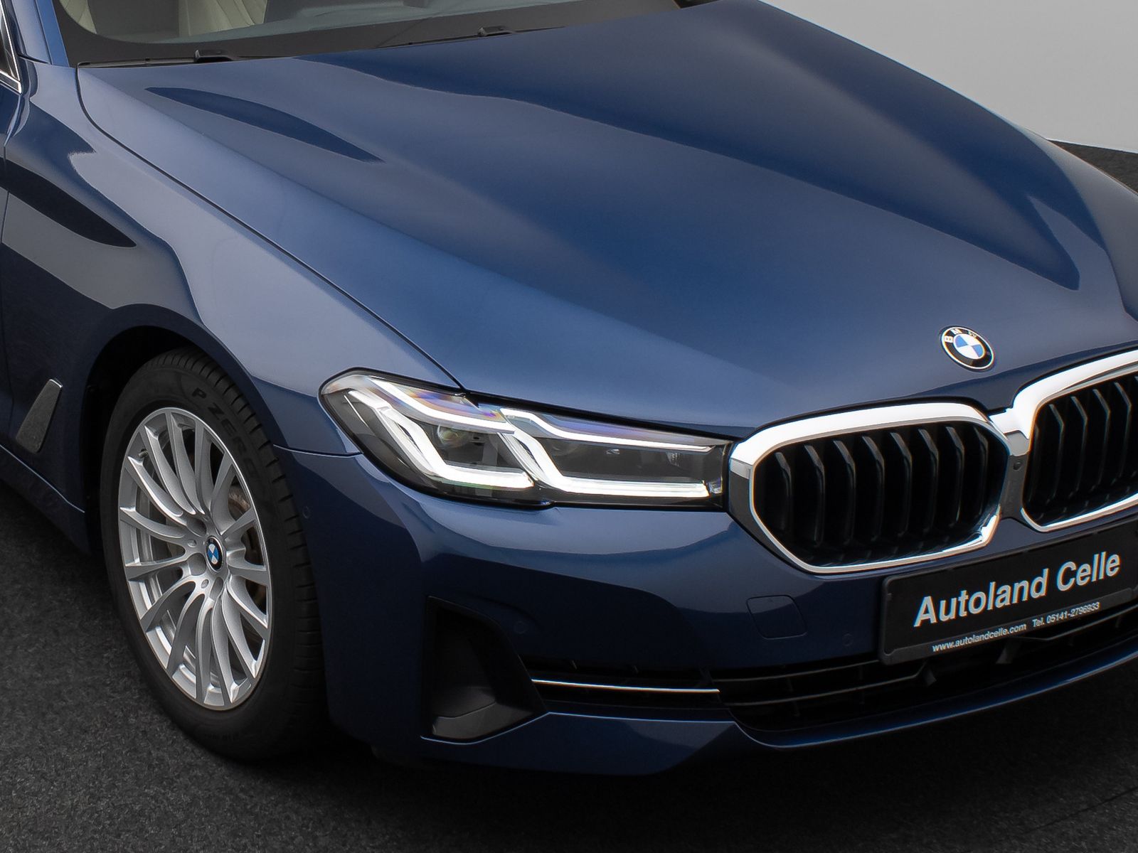 Fahrzeugabbildung BMW 530e Laser 360° HUD DAB H/K Komfort Alarm Sport
