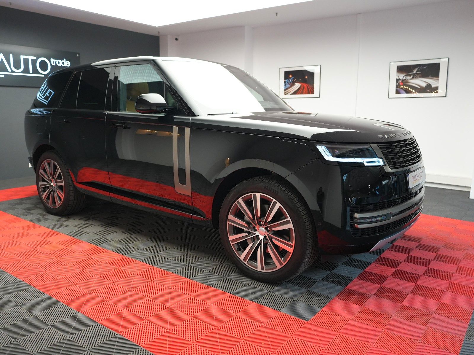 Land-Rover Range Rover - 1