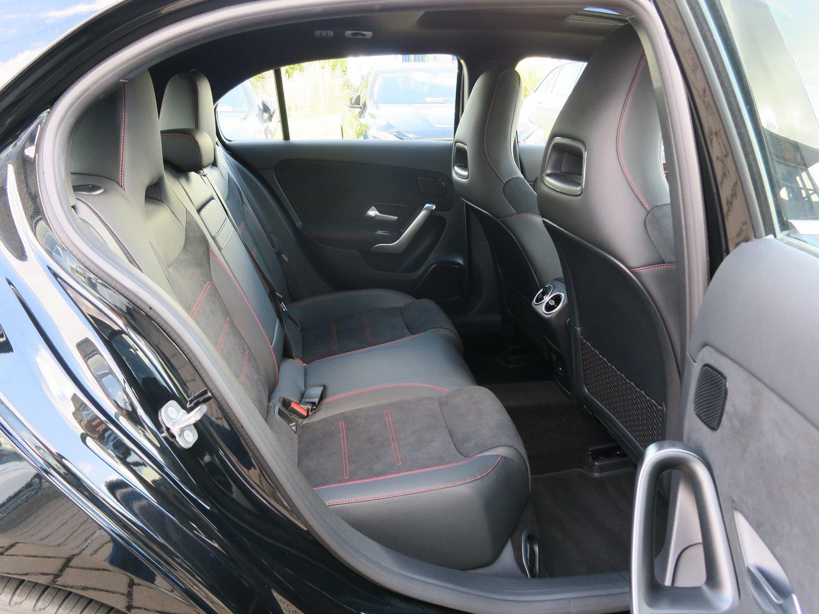Mercedes-Benz A 250 4Matic AMG 360 Grad Kamera Pano Lenkradh.