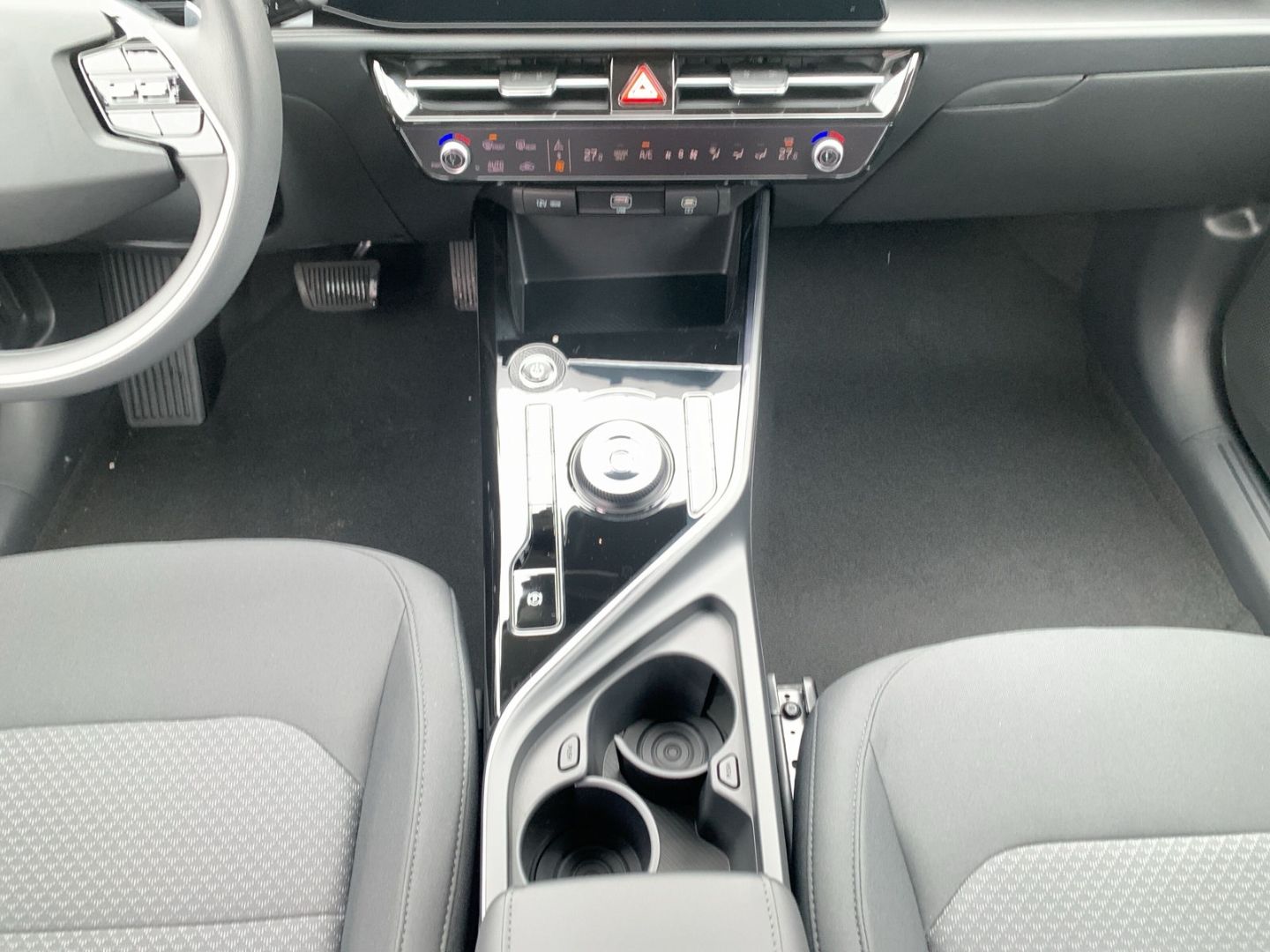 Fahrzeugabbildung Kia Niro STANDART 64,8-kWh-Batterie*FREISPECHEINRICH