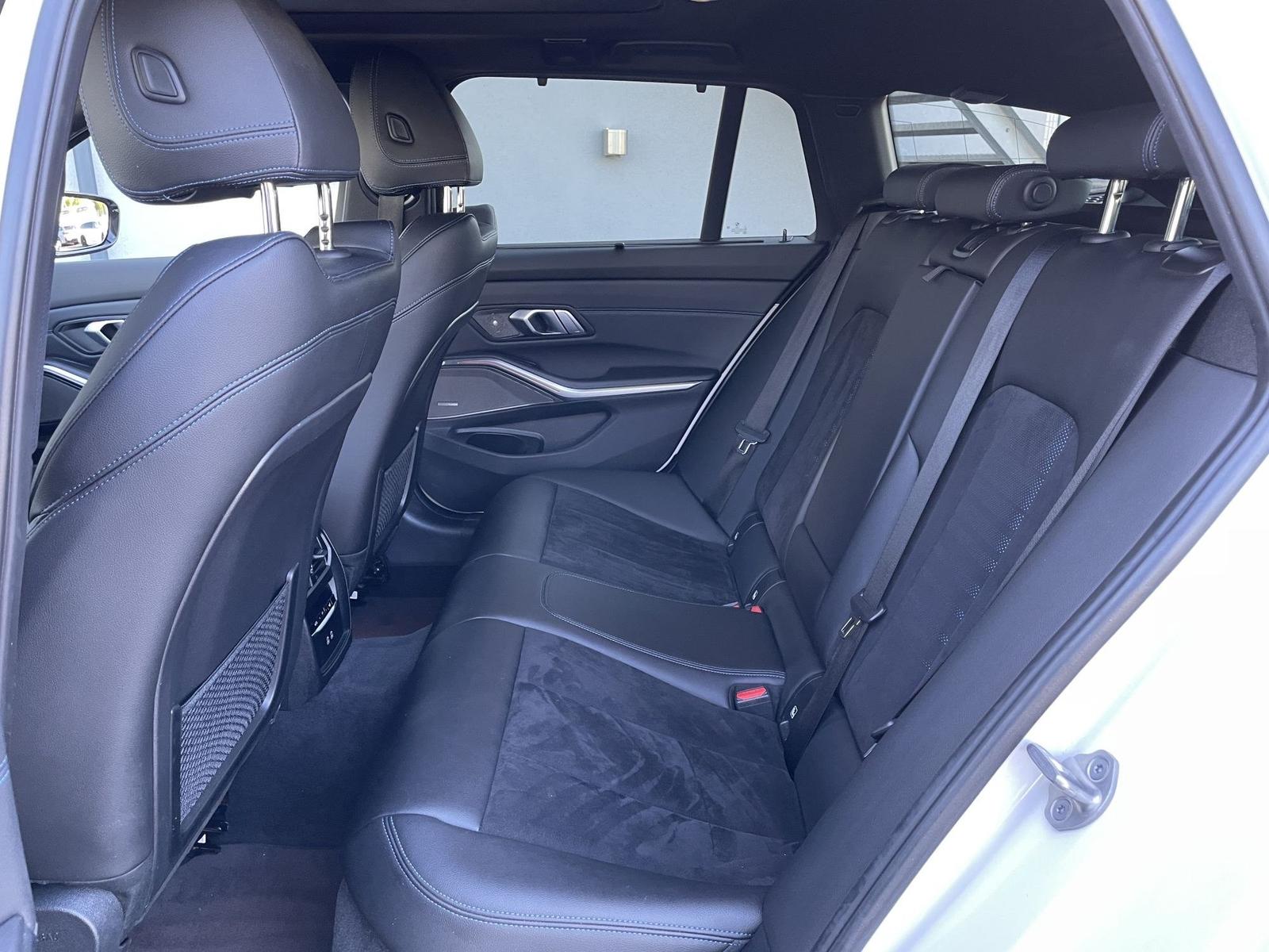 BMW M340i xDrive Touring PANO ACC LASER H/K HUD