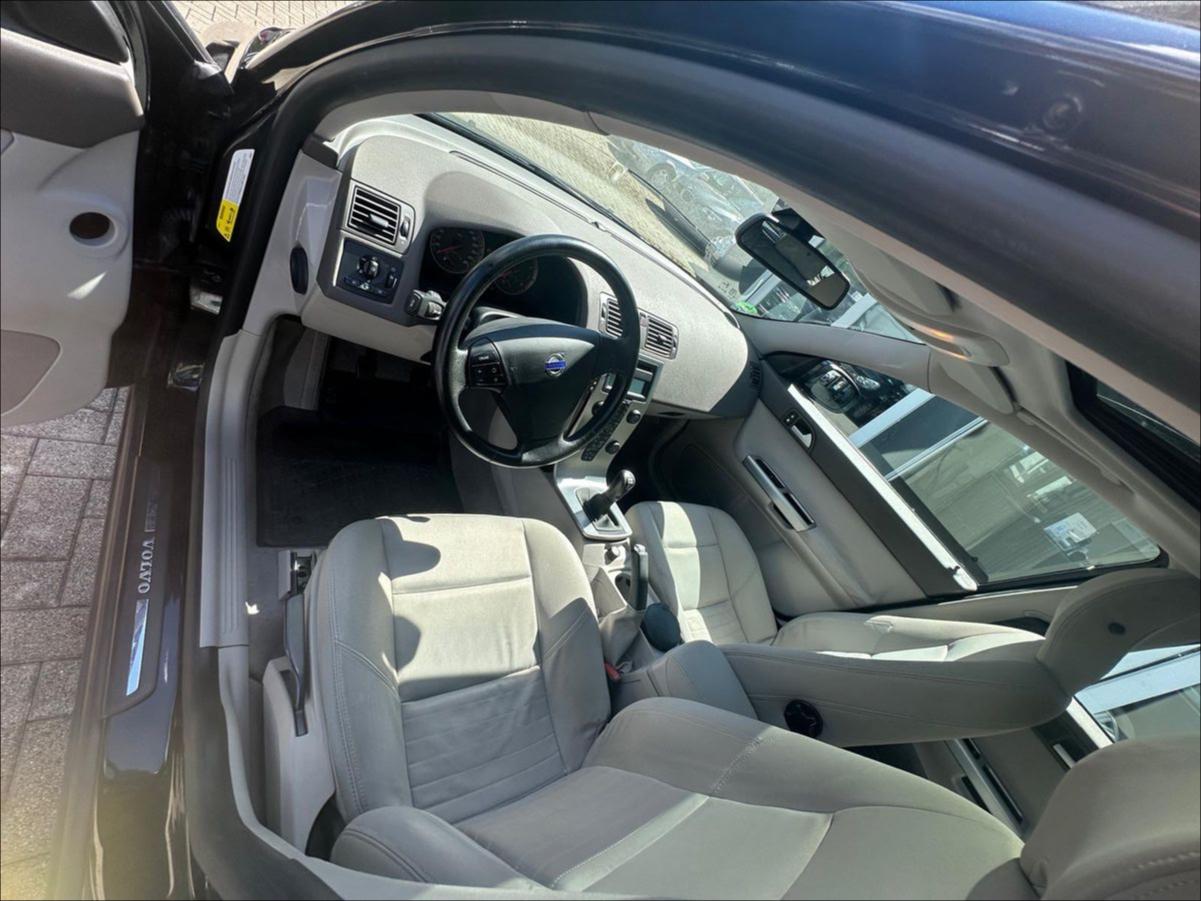 Volvo V50 2006 — photo 10