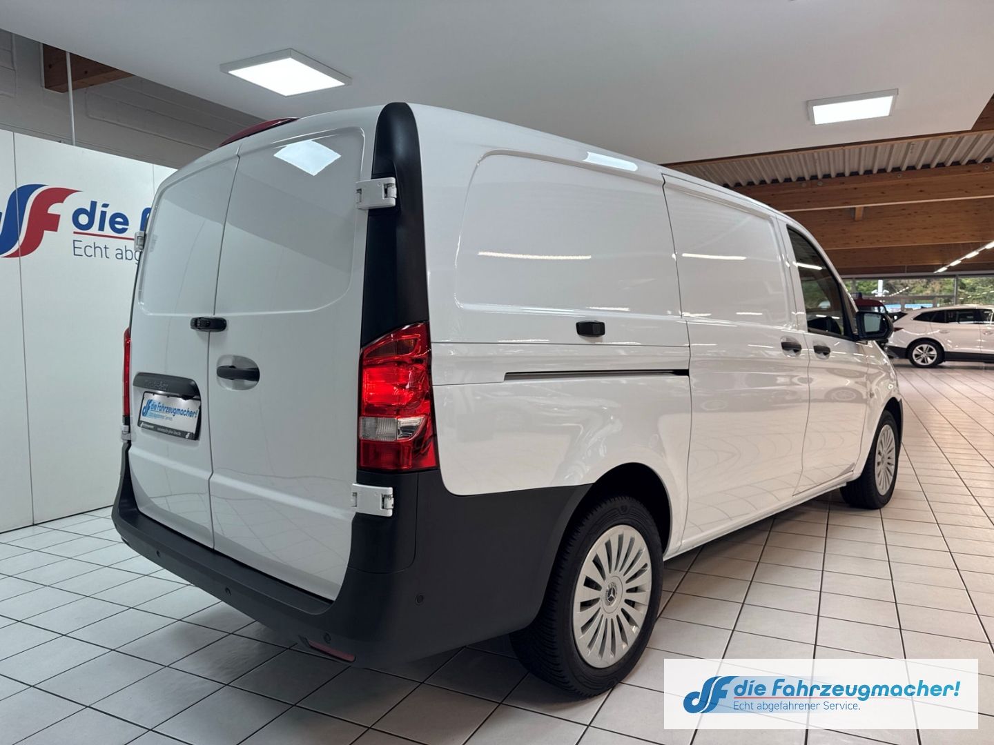 Fahrzeugabbildung Mercedes-Benz Vito Kasten 116 CDI PRO Facelift lang Navi Apple
