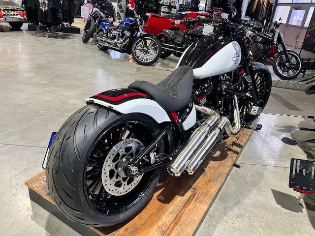 Fahrzeugabbildung Harley-Davidson FXBRS Breakout 117cui CVO UmbauUmbau