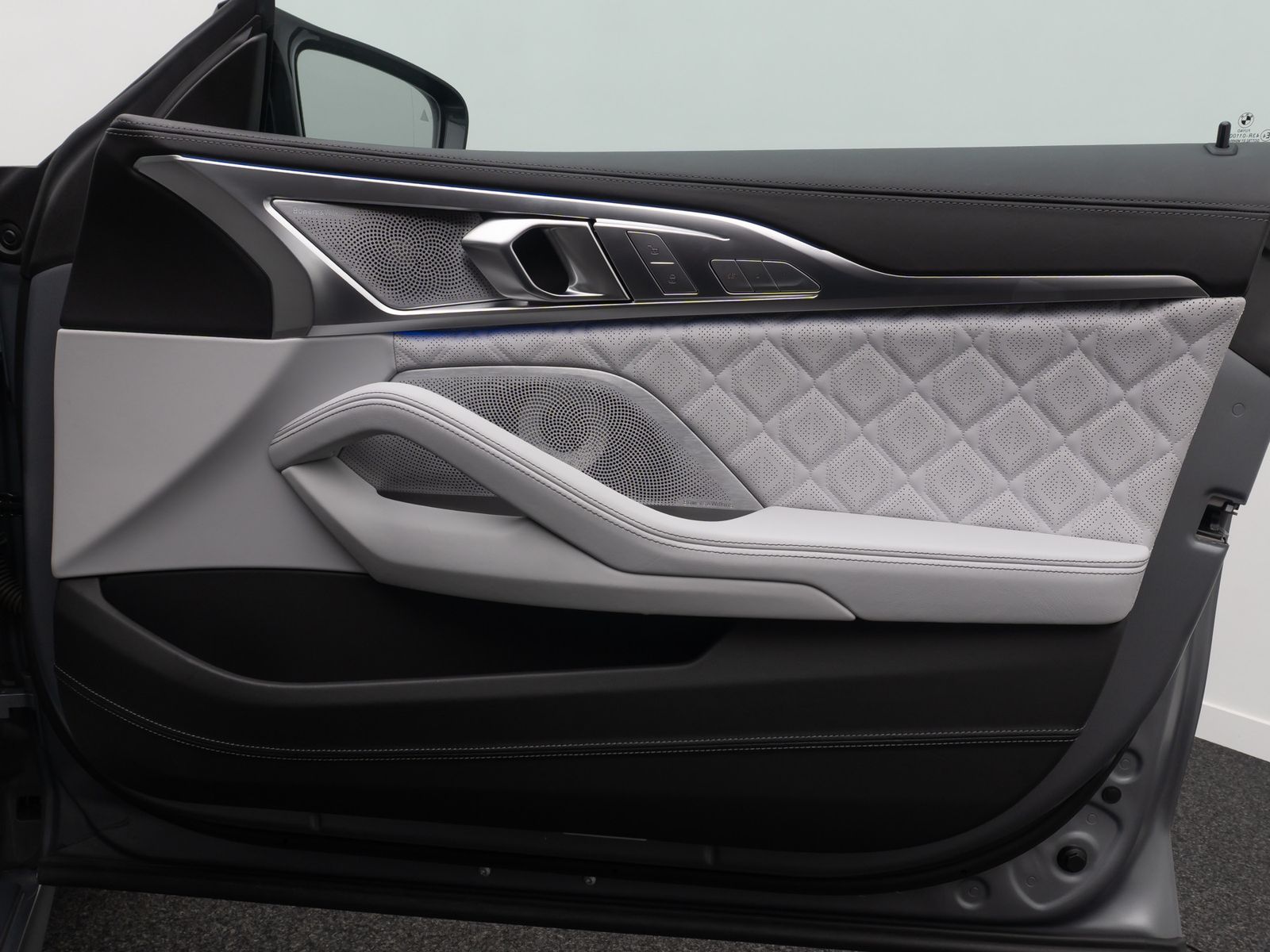 Fahrzeugabbildung BMW M8 Competition Gran Coupé Laser 360°B&W HUD Voll