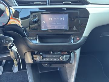Fotografie des Opel Corsa Allwetterreifen Tempomat USB Bluetooth