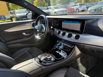 Mercedes-Benz E 220 T AMG+Night+Widescreen+Multib.+Kamera+LED
