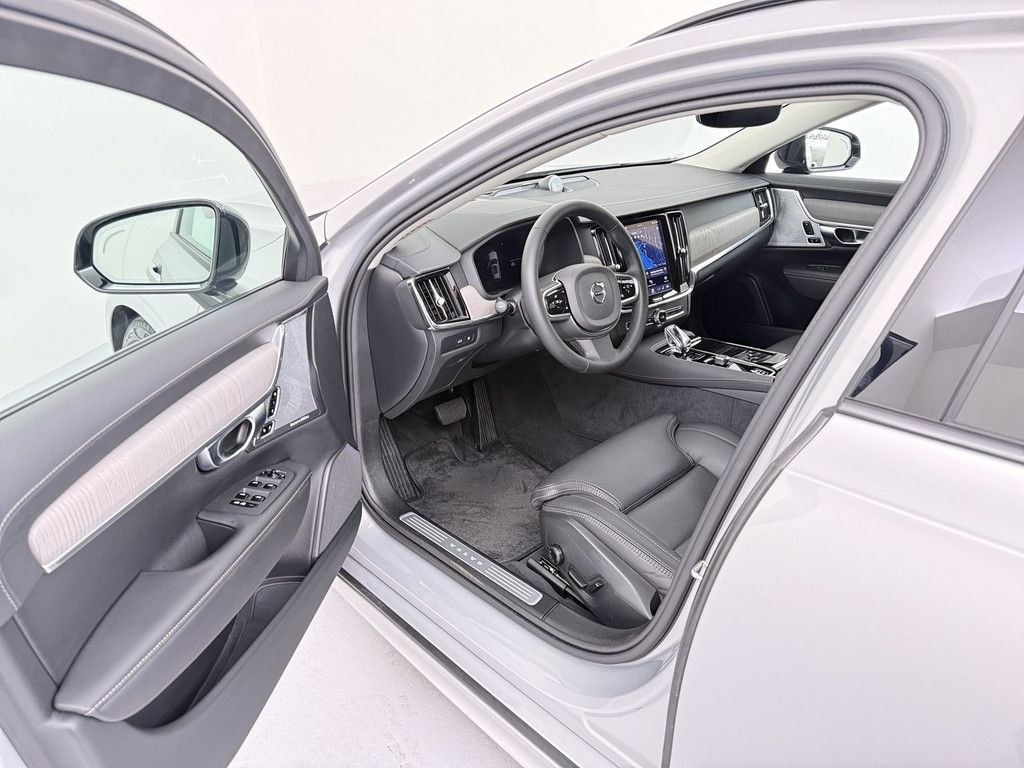 Volvo V90 T8 AWD Recharge Plug-In Hybrid Ultra Dark foto 11