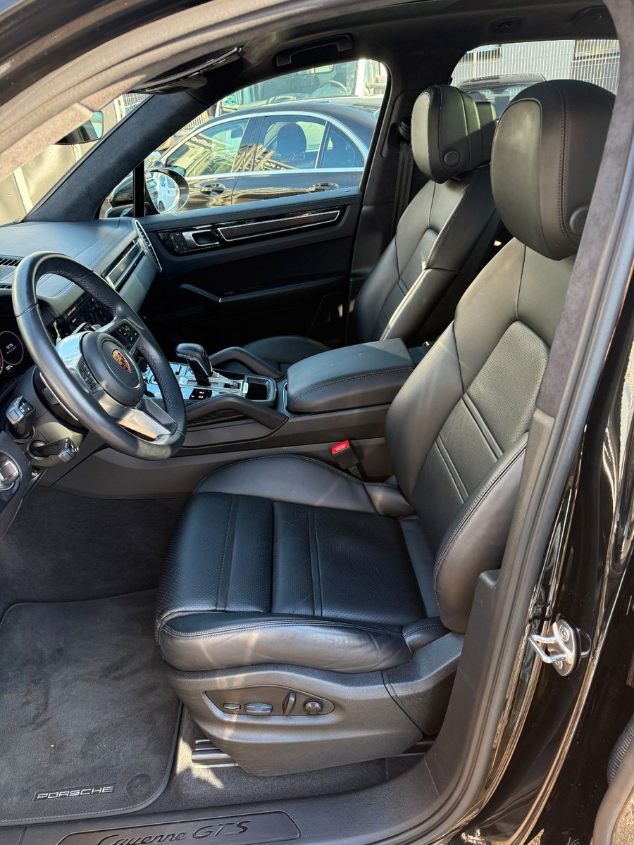Porsche Cayenne GTS foto 16