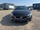 Volvo V40 D2 Kinetic R-Design - Volvo V40: R Design