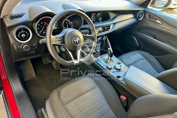 Alfa-Romeo Stelvio - 9