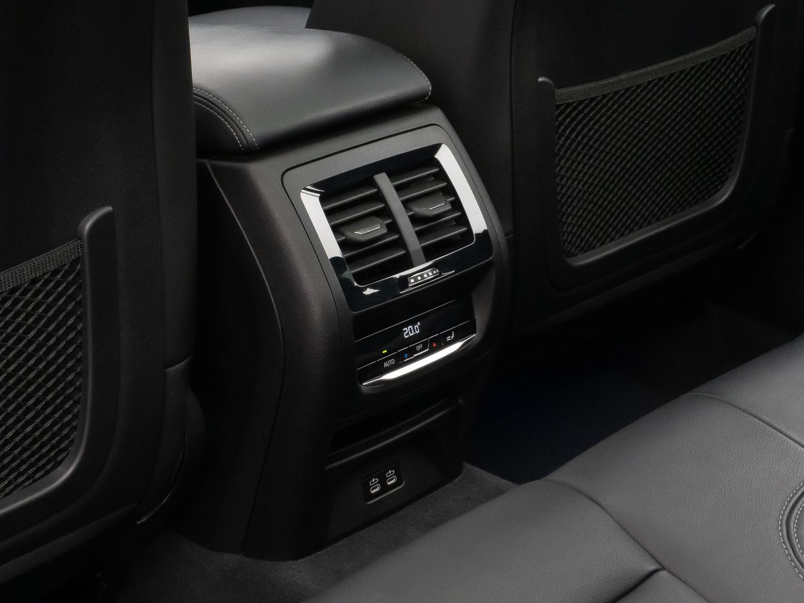 Fahrzeugabbildung BMW X3 xD20i M Sport Panorama 360°DAB HiFi Komfort