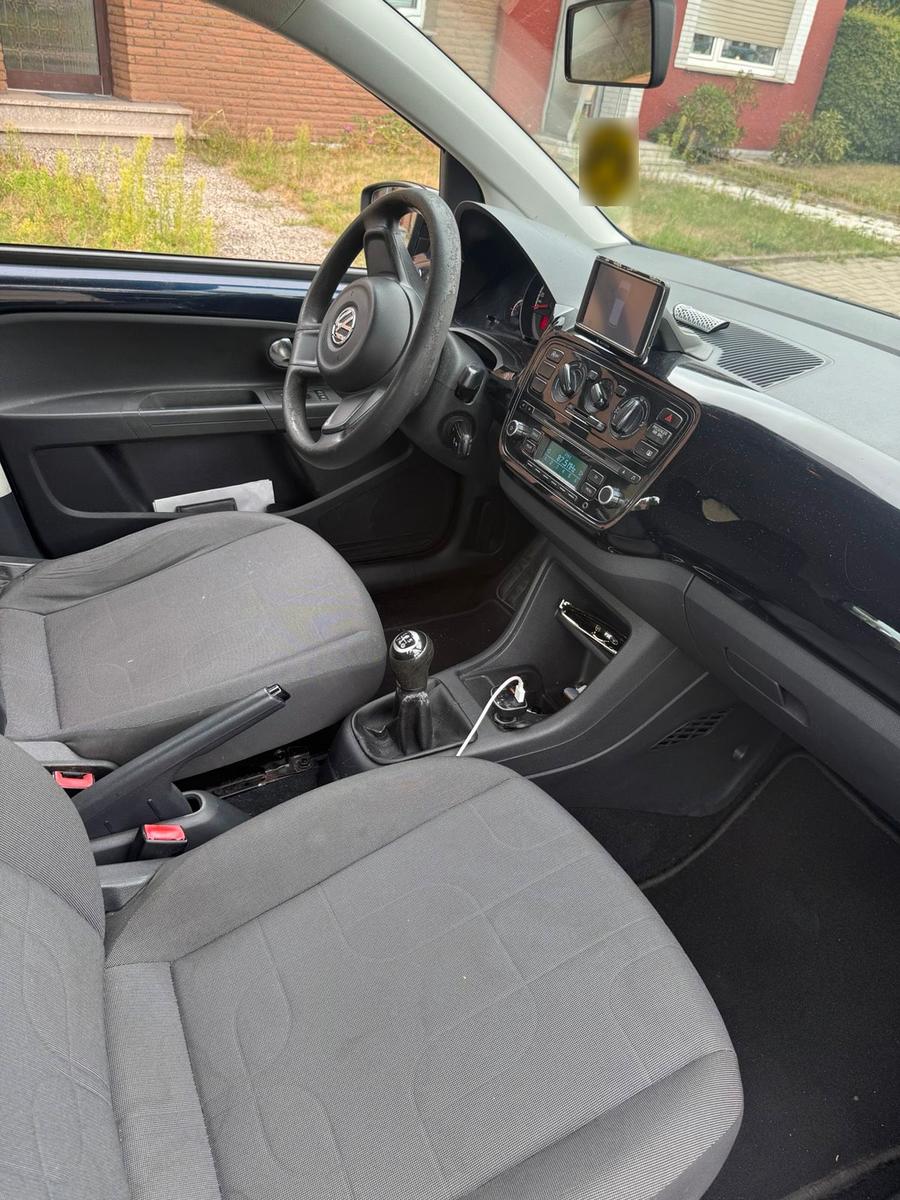 Volkswagen Up 2012 — photo 7