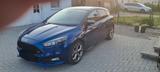 Ford Focus 2,0 EcoBoost ST Leder-Exklusiv-Paket ST - Ford Focus mit Benzin-Antrieb: Blau, Limousine