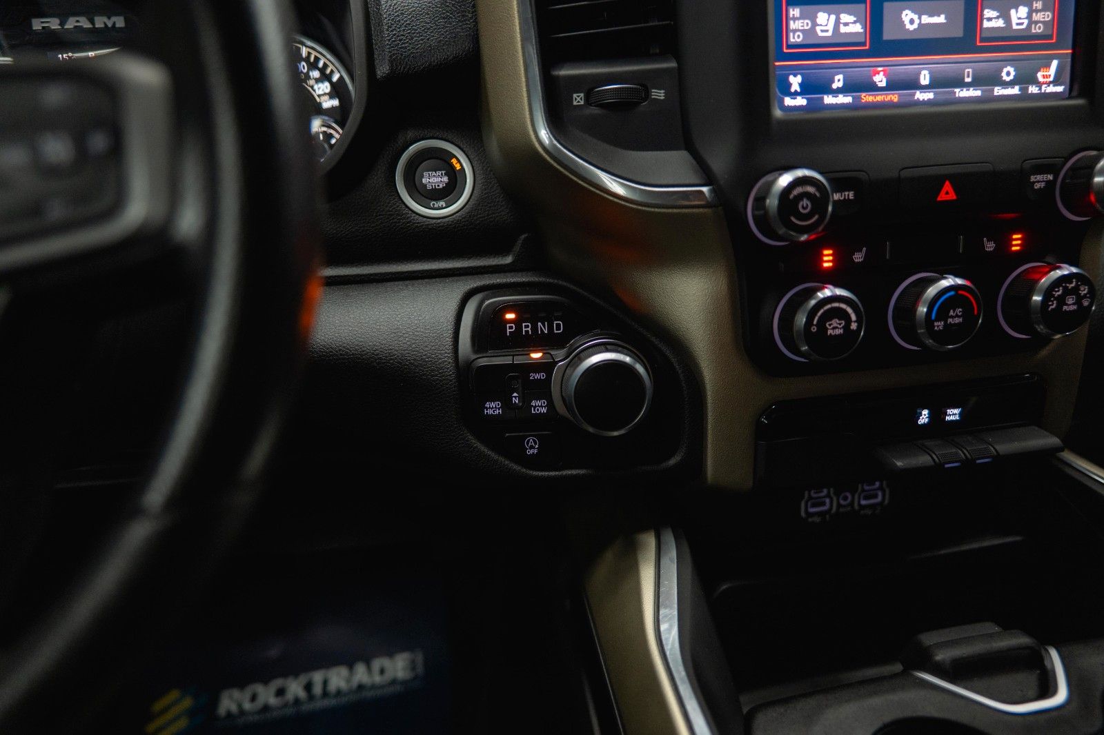 Fahrzeugabbildung Dodge RAM 3.6 V6 4x4 OFFROAD LARAMIE BLACK EDITION LED