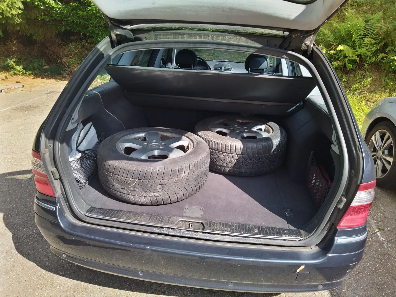 Mercedes-Benz E220 2004 — photo 7
