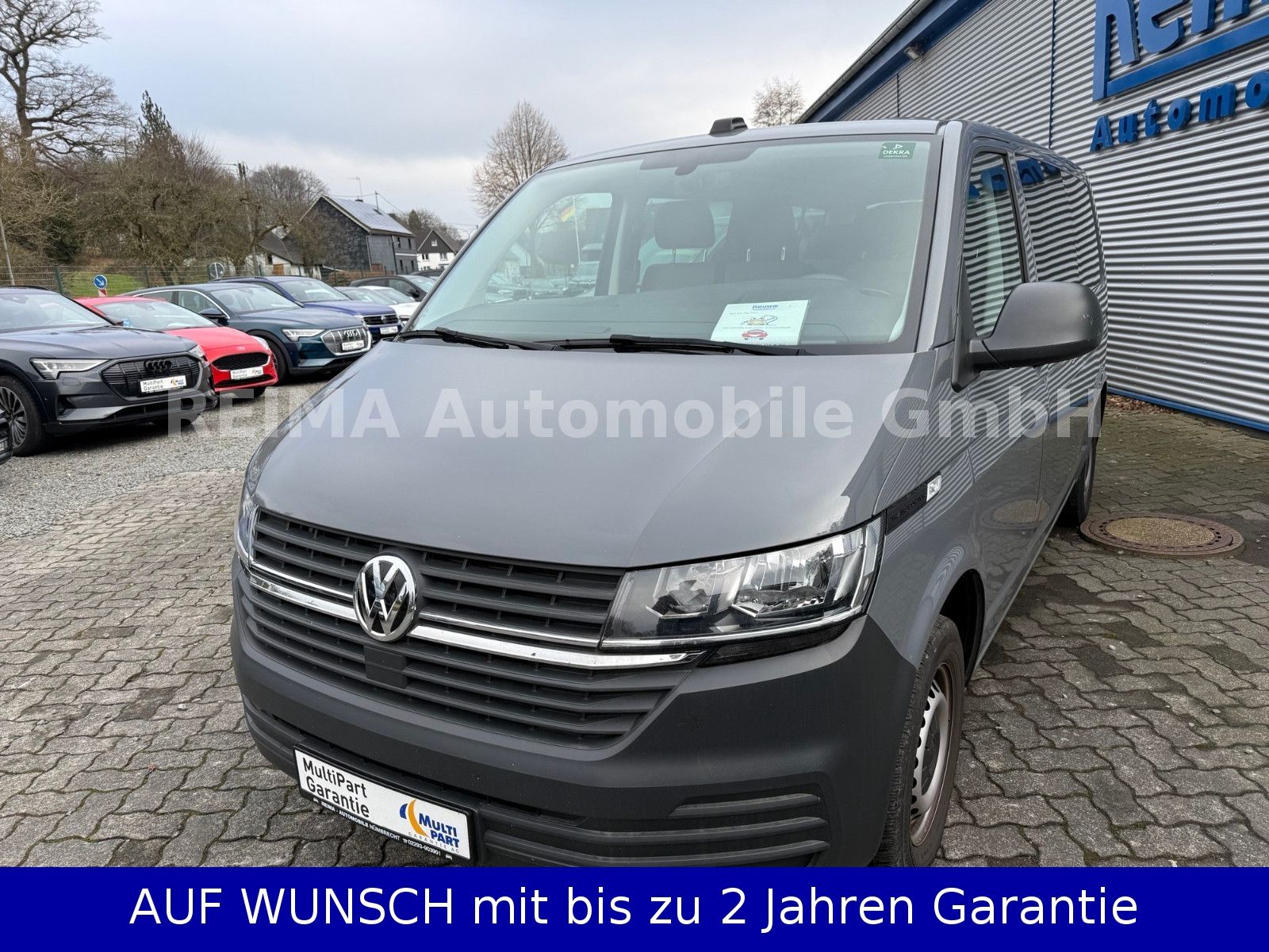 Fahrzeugabbildung Volkswagen T6.1 Bus 2,0 Diesel L 2, 9 Sitzer, Automatik