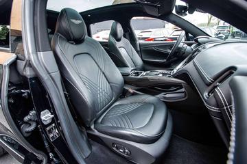 2021 Aston Martin DBX — миниатюра 17