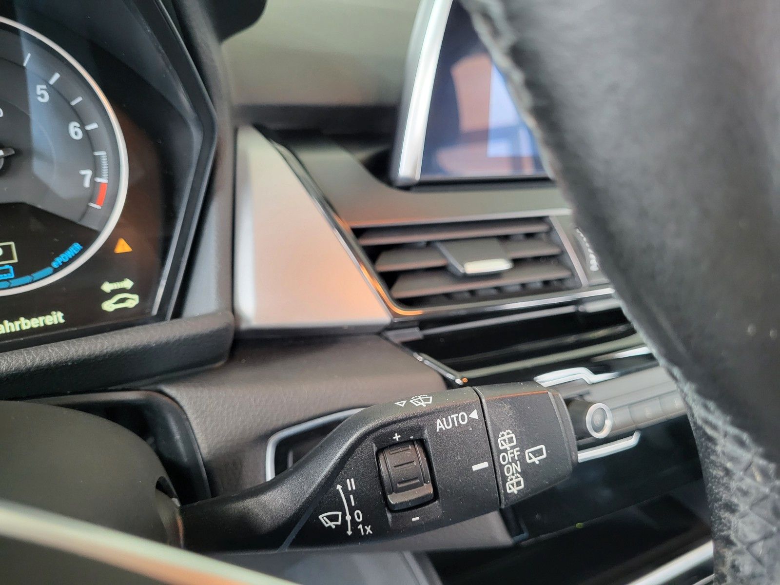 Fahrzeugabbildung BMW 225 Active Tourer/NAVI/AUTOM./LED/2.Z KLIMA