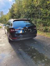 Skoda Superb 2.0 Combi, Premiumausstattung, TÜV neu  - Skoda Superb Gebrauchtwagen in Hamburg
