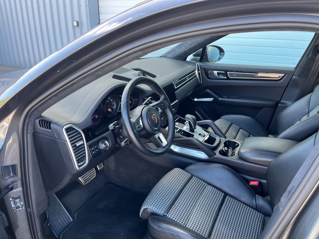 PORSCHE Cayenne Turbo Coupe Leichtbau Sport-Paket PD1 PORSCHE Cayenne Turbo Coupe Leichtbau Sport-Paket PD1