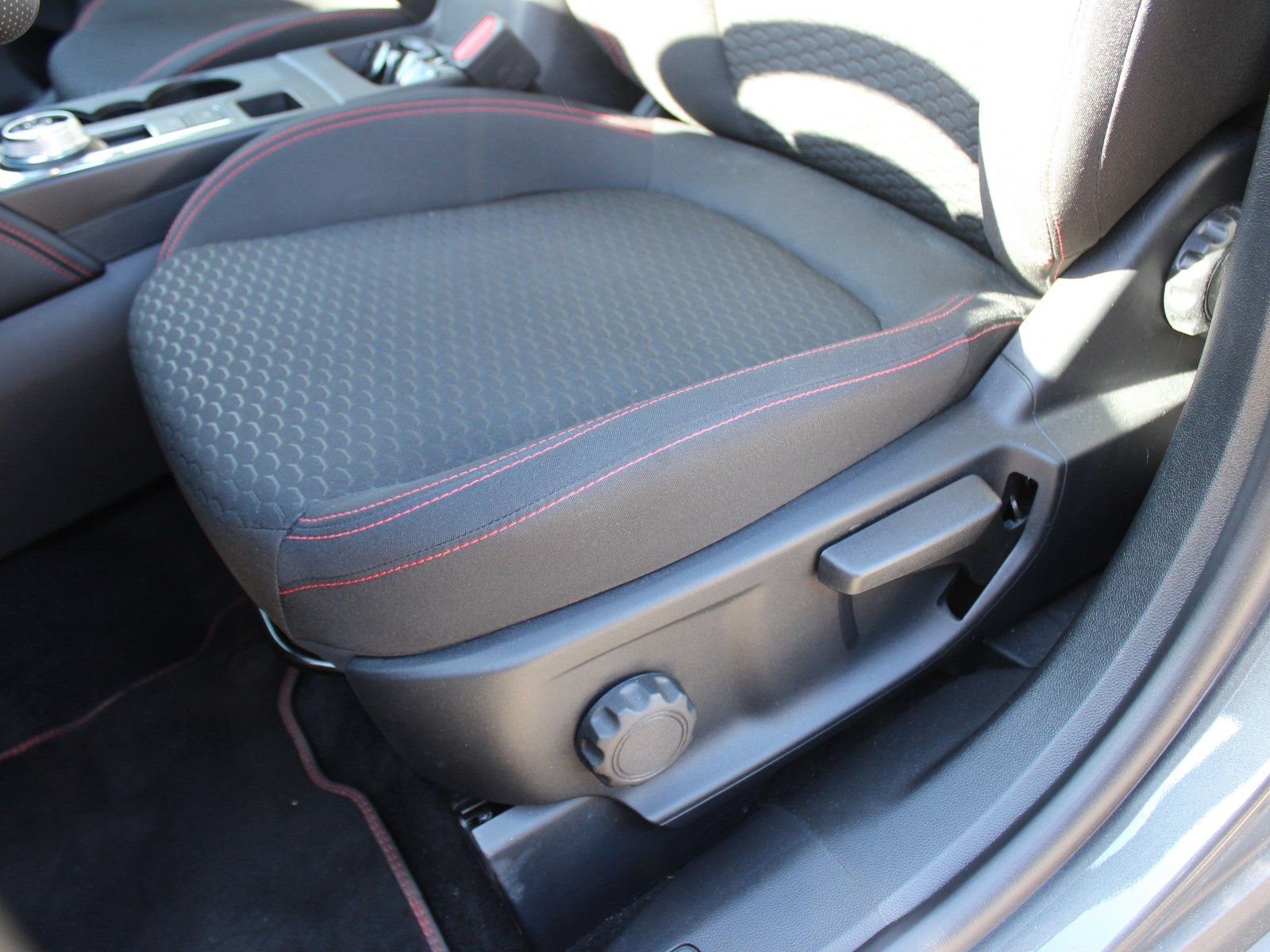 Fahrzeugabbildung Ford Kuga Plug-In Hybrid ST-Line