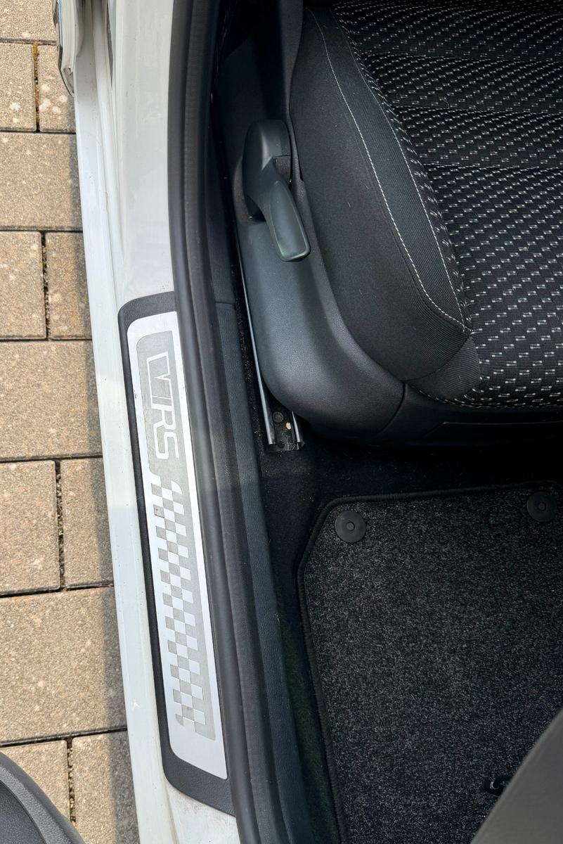 SKODA FABIA RS 1.4 TSI 180ch - DSG - CARBON - SIÈGES CHAUFFANTS - BLUETOOTH - REGULATEUR DE VITESSE