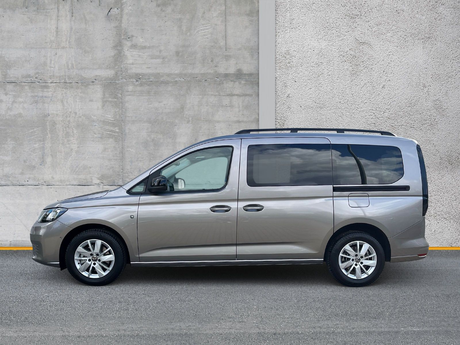 Fahrzeugabbildung Volkswagen Caddy Maxi 1.5 TSI DSG Life AHK ACC KAMERA