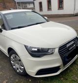 Audi A1 1.6 TDI Attraction 2013 scheckheft TÜV 06/26 - Audi A1 mit Diesel-Antrieb: Kleinwagen, 2.0