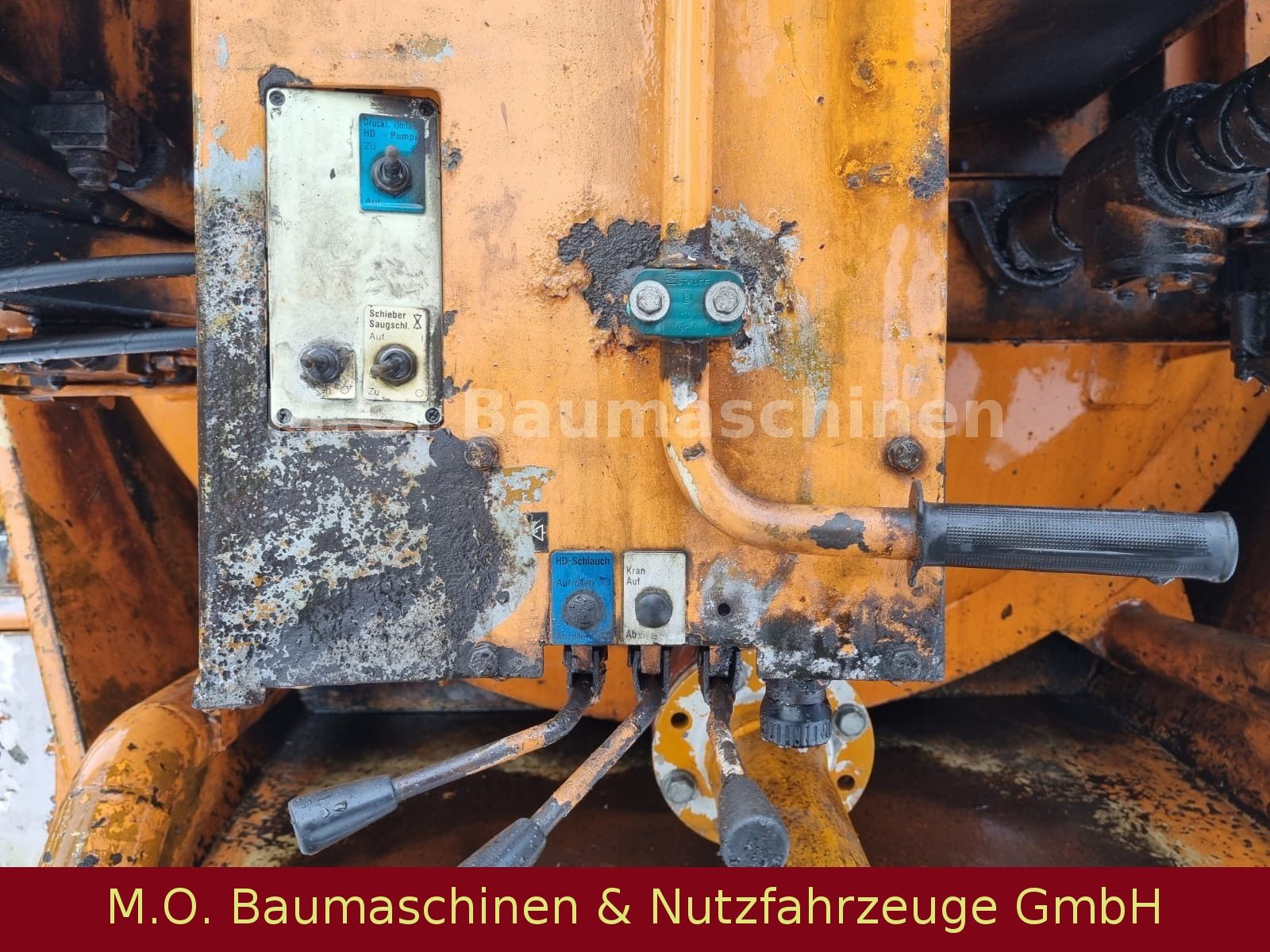 Fahrzeugabbildung Iveco 260 E 42 / Saug u. Druckwagen / 6x4 /Müller D/NS