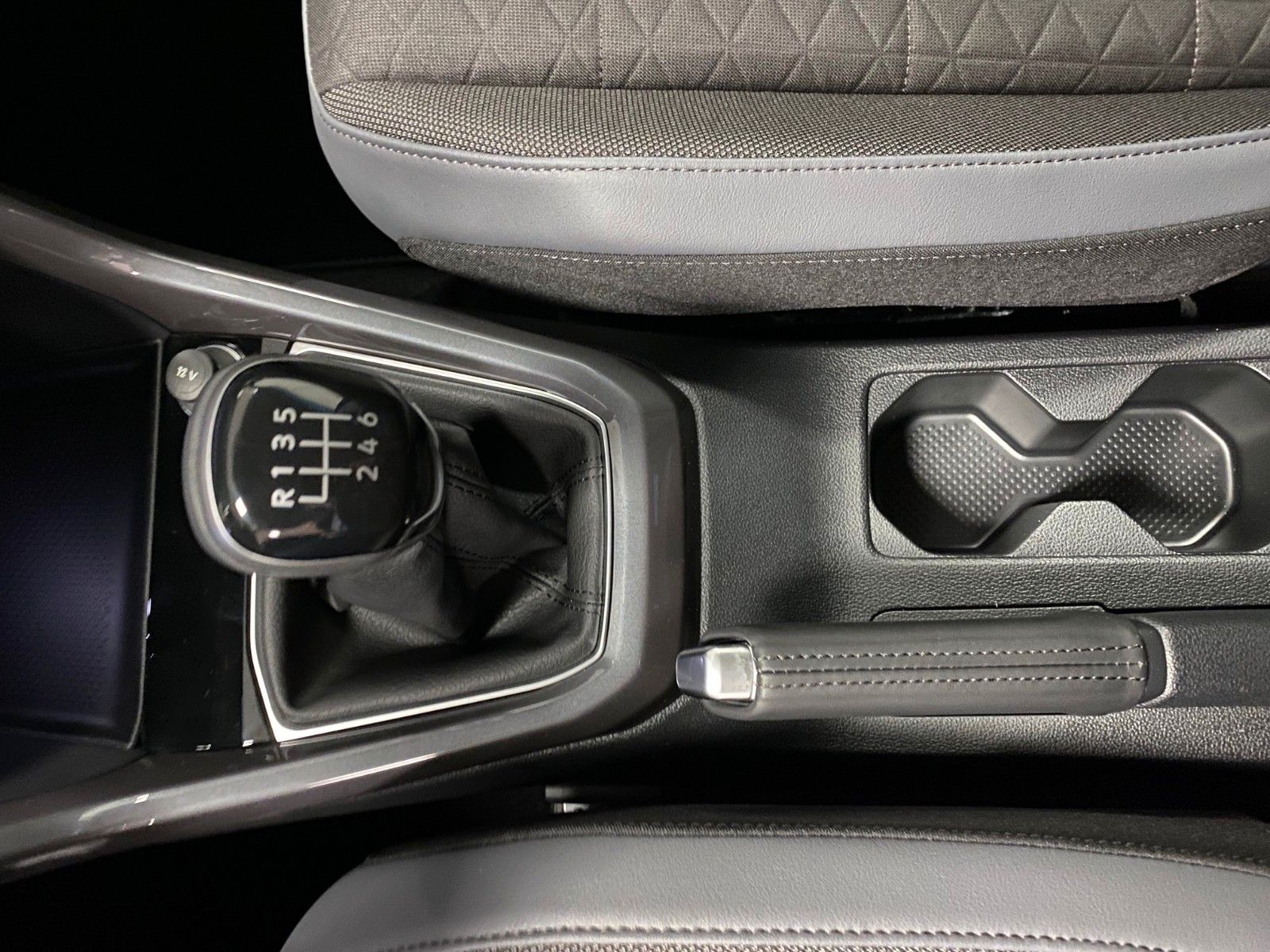 Fahrzeugabbildung Volkswagen T-Cross 1.0 TSI Style+AHK+4 Jahre GARANTIE+80tKM