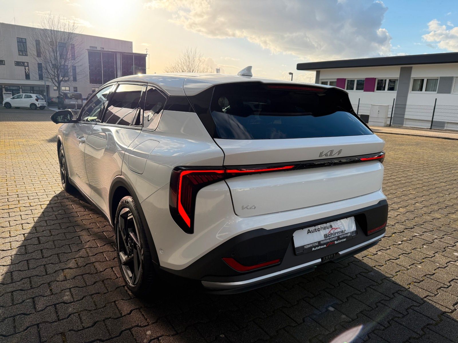 Fahrzeugabbildung Kia K4 1,6 T-GDI DCT Spirit Drive Wise Sound