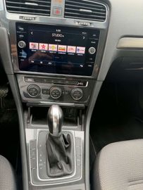 Volkswagen Golf - 6