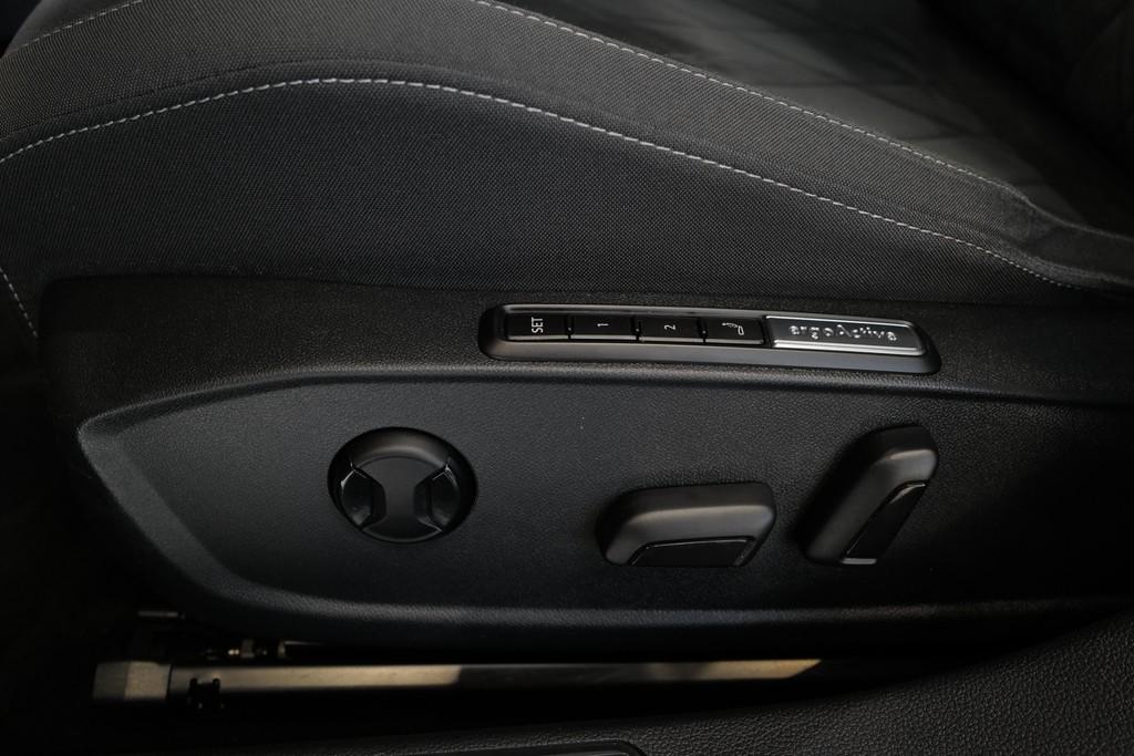 Volkswagen Golf 1.5TSI Life AHK DCC HKardon StdHz Memory, миниатюра 19