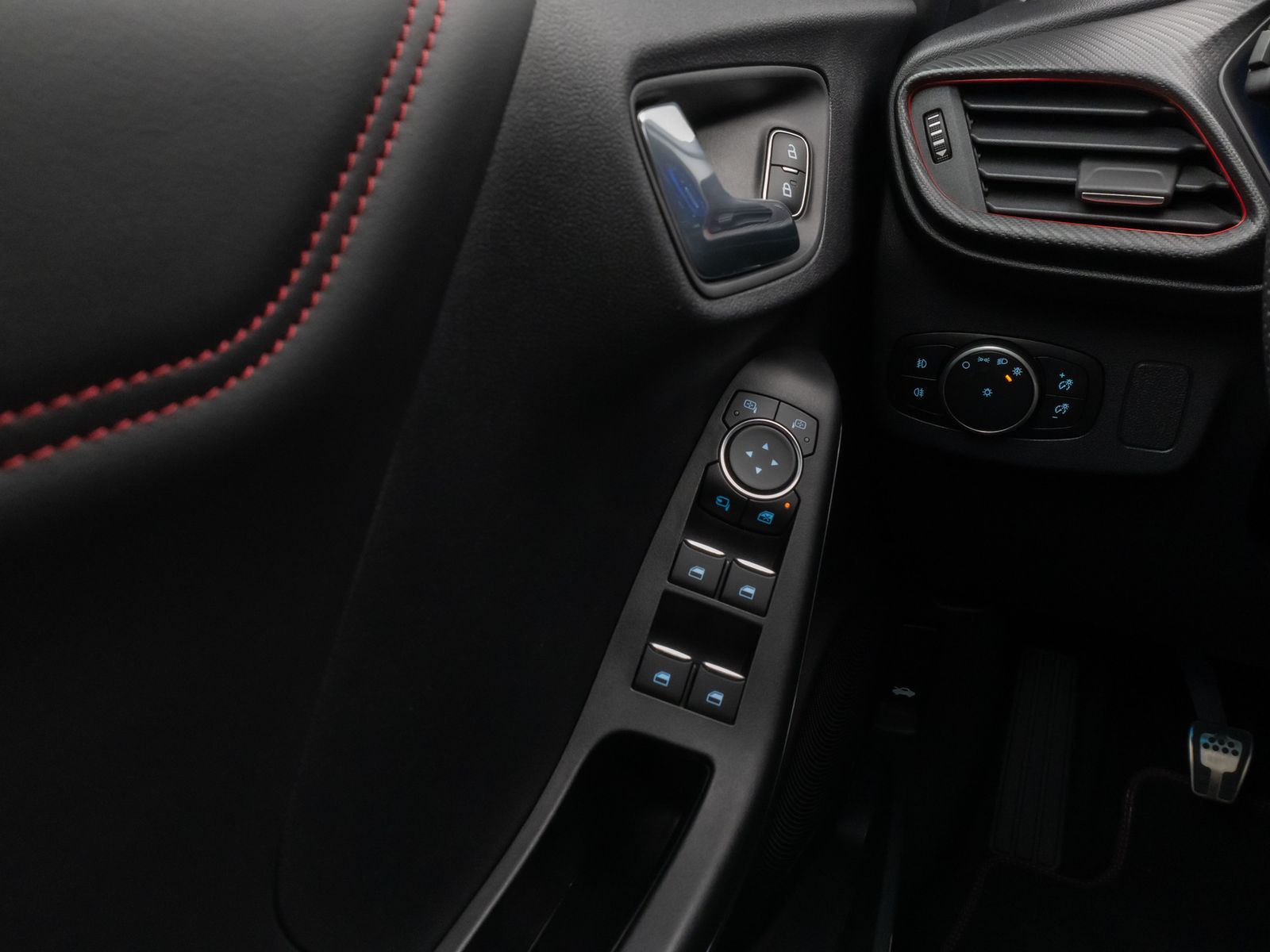 Fahrzeugabbildung Ford Puma ST-Line X Kamera DAB B&O Apple AHK ACC LED