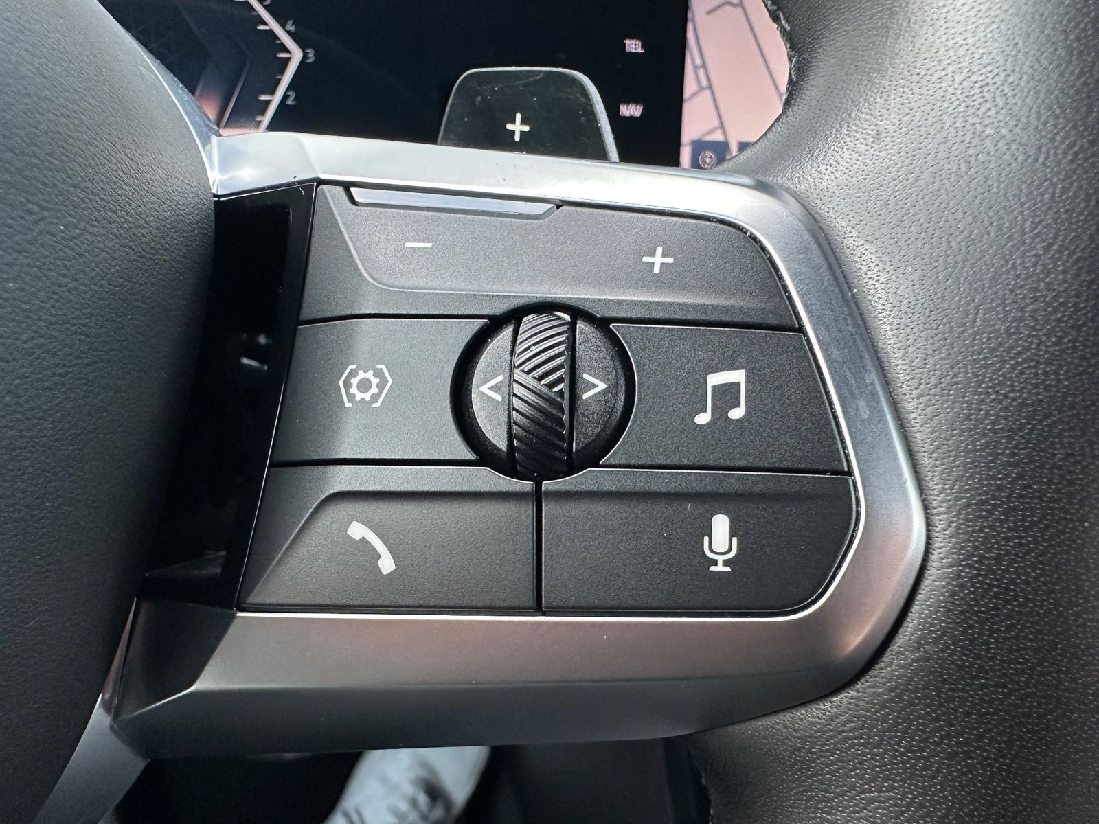 Fahrzeugabbildung BMW X1 xDrive20d M-Sport NAV+LED+HUD+H&K+ACC+360°