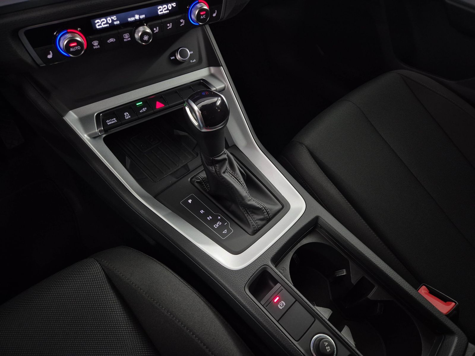 Audi Q3 Sportback 45 TFSI e Anhängerkupplung 2xKlima foto 18