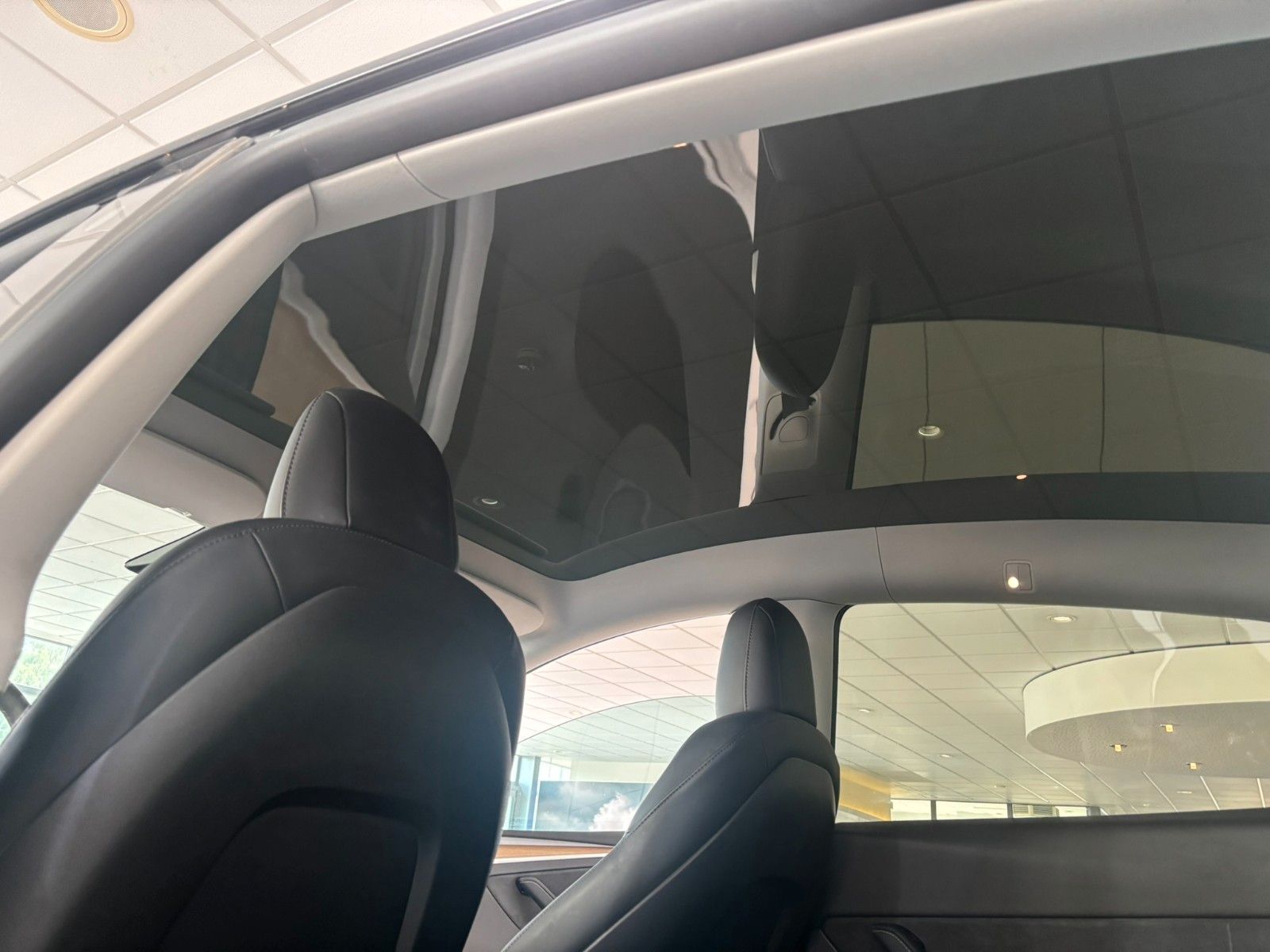 Fahrzeugabbildung Tesla Model Y Long Range Dual AWD SHZ/NAVI/19"ALU/ALLW
