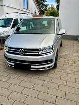 Volkswagen T6 Multivan Multivan Highline 2,0 l 146 kW TDI E - Volkswagen T6 Multivan in Köln