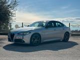Alfa Romeo Giulia 2.2 Turbodiesel 150 CV Aut. - silberne Alfa Romeo Giulia