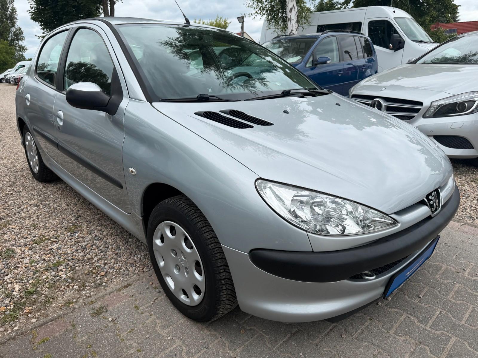 Peugeot 206 Grand Filou*2.HD*Klima*E-Paket*AHK*TÜV NEU