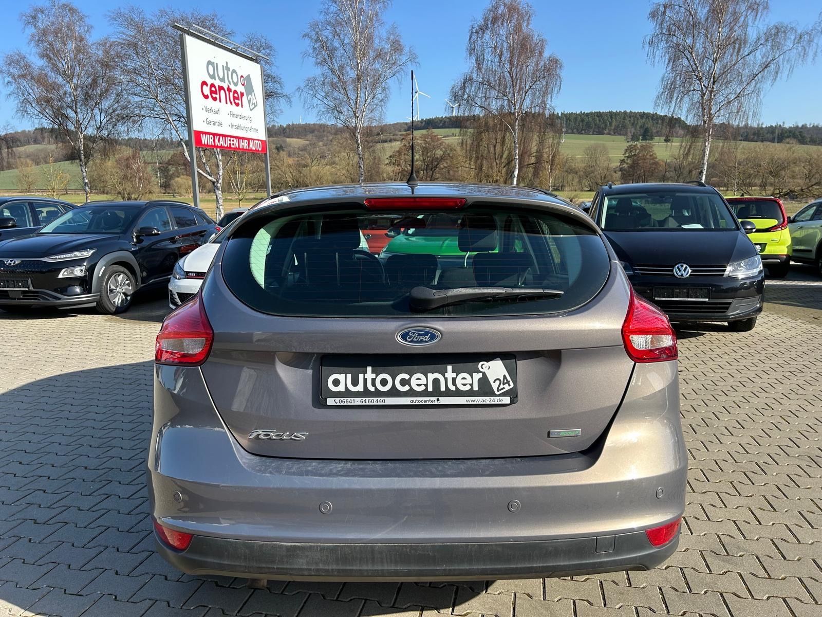 Fahrzeugabbildung Ford Focus Lim.°Navi°PDC°Alu°Tüv Neu°