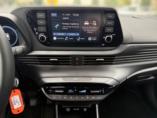 Fahrzeugabbildung Hyundai i20 Advanced 1.0 T-GDI +CARPLAY+TEMPOMAT+SHZ+RFK
