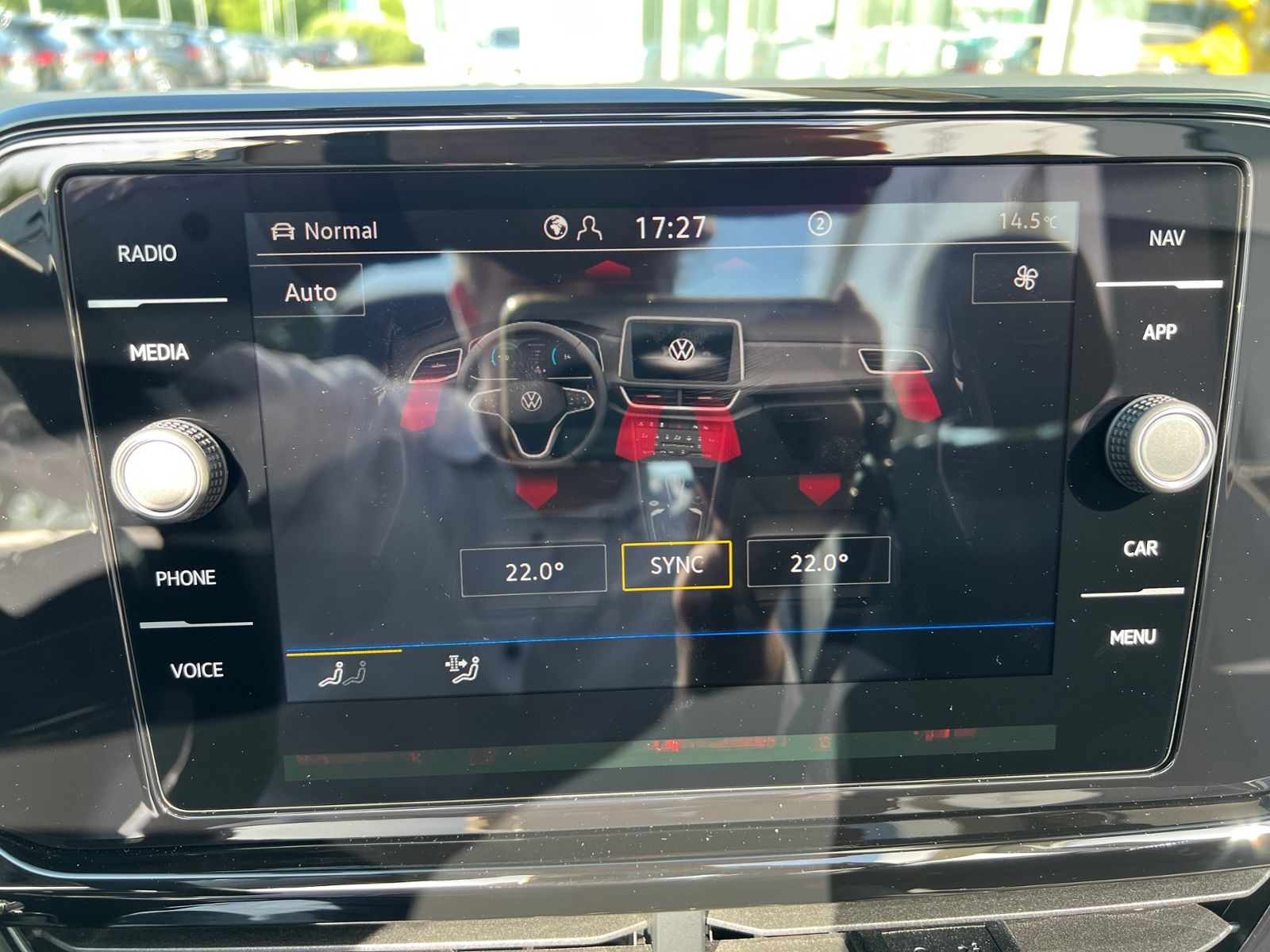Fahrzeugabbildung Volkswagen T-Roc Cabriolet  R-Line 1.5 TSI DSG *AHK, Black