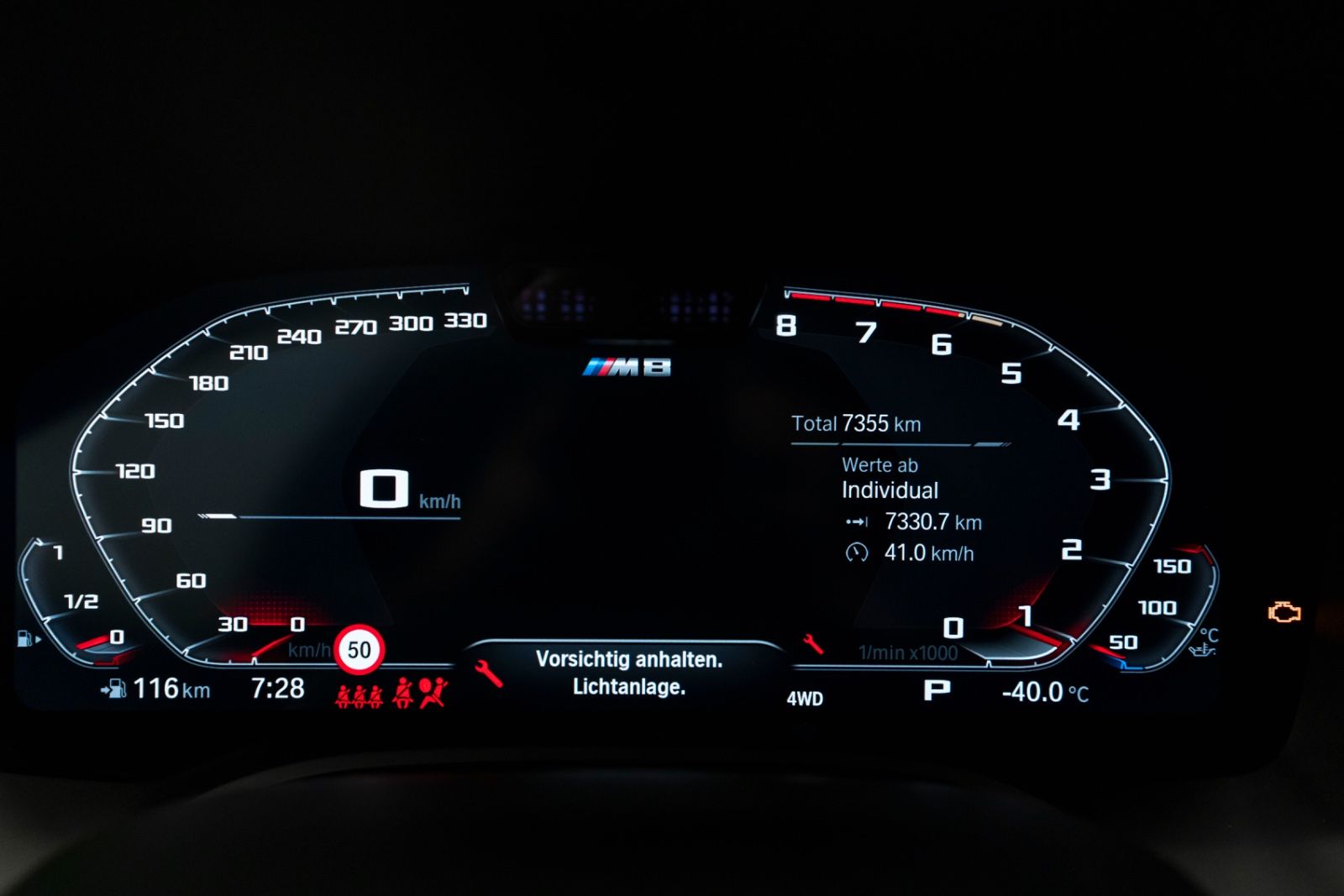 Fahrzeugabbildung BMW M8 Competition GC Head Up B&W